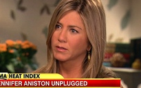 Bị “xoay” chuyện có con, Jennifer Aniston bực bội