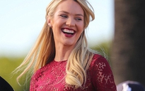 Candice Swanepoel khẳng định chân dài cần có "não to"