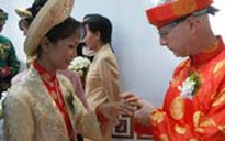 Tổ chức đám cưới tập thể cho 12 đôi bạn