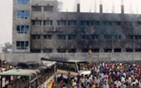 Bangladesh: Công nhân biểu tình đòi tăng lương, đốt 7 nhà máy dệt