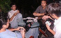 Trắng đêm bên chiếu bạc