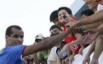Sao già Rivaldo chói sáng ngay trận đầu tại Uzbekistan