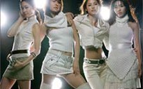 Lee Hyori tái hợp nhóm hát cũ
