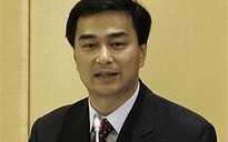 Người biểu tình tấn công xe Thủ tướng Abhisit