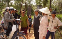 Tiền hỗ trợ tết cho dân còn giữ tại xã!