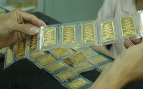 Rót vốn vào vàng, USD: Rủi ro rình rập