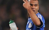 Hậu vệ Ashley Cole bị bắt