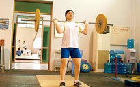 Nữ  lực sĩ... mau nước mắt