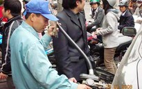 Giá xăng tăng dồn dập, quỹ bình ổn đang "treo"