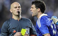 Cuối cùng, trọng tài “hại” Chelsea cũng lên tiếng