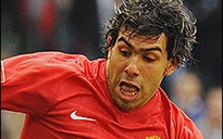 Tevez “chinh phục” ông già khó tính Ferguson