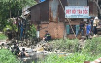 Vớt đầu và tay nạn nhân bị chặt 16 phần trôi kênh Lò Gốm