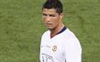 Mất cúp, Ronaldo quay sang “chửi” thầy
