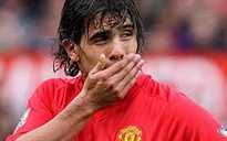 MU chính thức “mất” Carlos Tevez