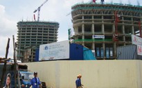 Hai người rơi từ tầng 13 công trình cao nhất Việt Nam