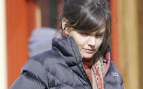 Xe chở Katie Holmes bốc cháy