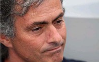 Hòa thất vọng, Mourinho vẫn... nổ