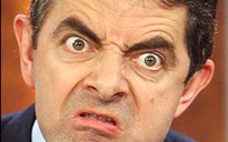 “Tay lái lụa” Mr Bean lại đụng… xe rác