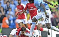 “Giáo sư” Wenger chỉ trích HLV Man xanh
