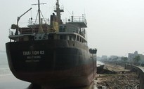 Đà Nẵng: Hàng loạt tàu lớn mắc cạn