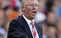 Trọng tài Anh đòi cấm cửa Sir Alex