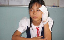 Bé gái bị cậu ruột chặt 3 ngón tay: Tuổi thơ bất hạnh