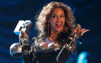 Beyonce Knowles lập hat-trick
