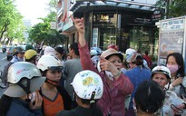 Trên 500 tiểu thương vây kín UBND TP Đà Nẵng