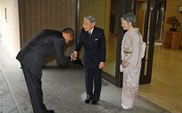Obama cúi mình trước Nhật hoàng, Washington phát sốt