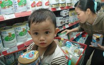 Bó tay với giá sữa?