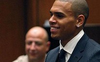 Ca sĩ Chris Brown nhận lời khen từ tòa án