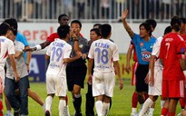 Mưa bàn thắng và thẻ phạt