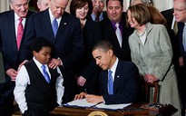 Obama dùng 22 cây bút để ký Đạo luật Y tế