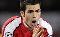 Arsenal mất điểm, thiệt quân trên sân nhà