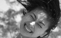 Nghệ sĩ bán ảnh vì trẻ em nghèo