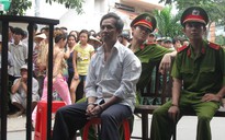 Cột cửa, đốt nhà để hại chết hàng xóm