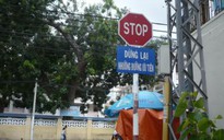 Biển báo cũng viết sai