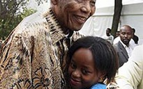 Ông Nelson Mandela bỏ World Cup vì cái chết của chắt gái