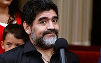 Maradona “đánh phủ đầu” LĐBĐ Argentina