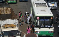 Ra đường sợ xe buýt !