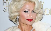 Paris Hilton bị kiện vì… đội tóc giả