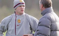 Rooney hết năn nỉ vợ lại van xin thầy Alex