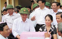 Giúp dân vùng lũ gượng dậy