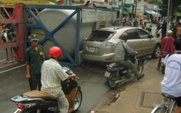 Xe container sụp “hố tử thần” đường Kha Vạn Cân