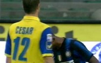 Eto’o tái hiện cú “thiết đầu công” của Zidane