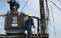 TPHCM: Nổ trạm biến thế, QL1A hỗn loạn