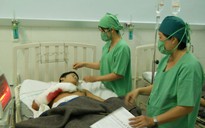 Đi nhậu bị chém đứt lìa bàn tay