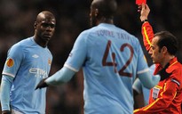 Mancini loại “cậu bé hư” Balotelli khỏi trận gặp Chelsea