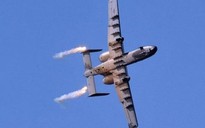 Máy bay Mỹ oanh kích tàu của Libya