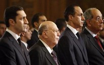 Ông Mubarak và 2 con trai bị bắt